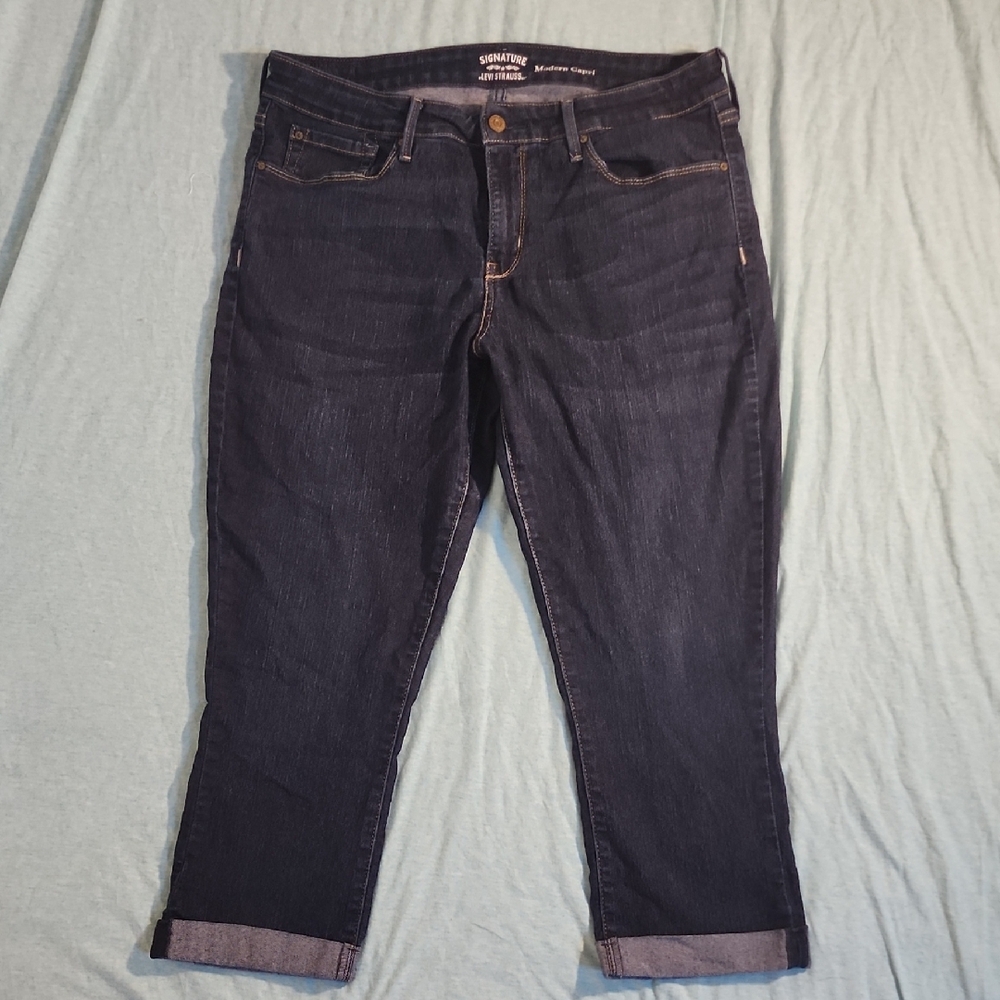 Signature Women's Midnight Blue Cropped Jeans